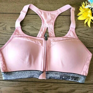 VS Incredible Lightweight max sports bra size 32B Pink